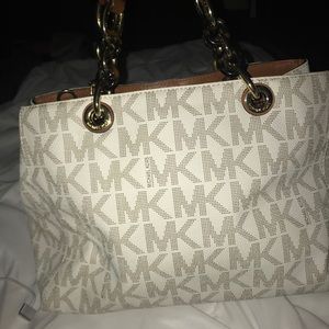Micheal kors purse